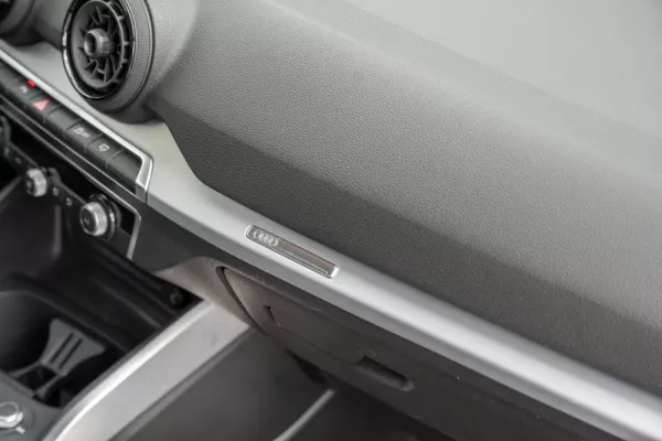 Audi Q2 30 TFSI Design S tronic 15