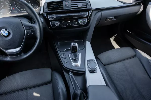 BMW 320 d Touring Line Luxury Auto 15