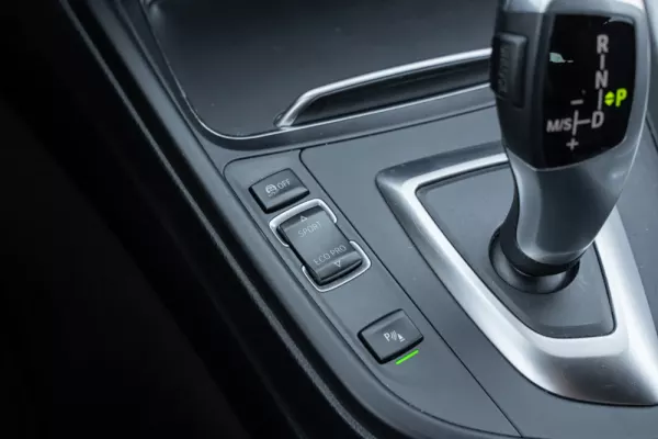 BMW 320 d Touring Line Luxury Auto 18