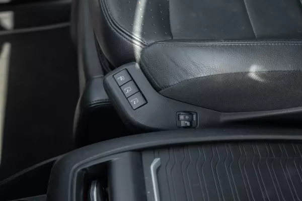 Citroën Grand C4 Spacetourer 1.5 BlueHDi Shine EAT8 18