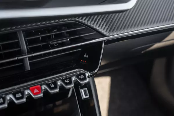 Peugeot e-2008 50 kWh Allure Pack 17