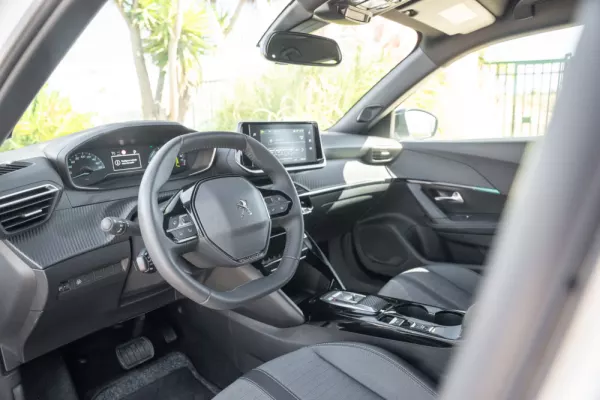 Peugeot e-2008 50 kWh Allure Pack 19