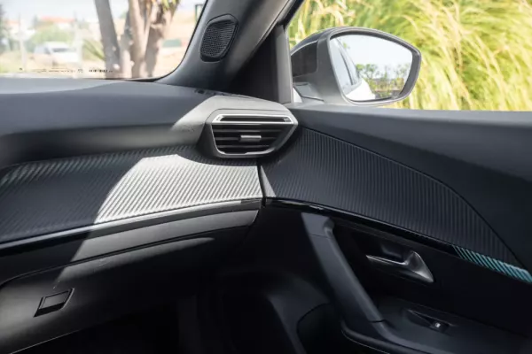 Peugeot e-2008 50 kWh Allure Pack 21