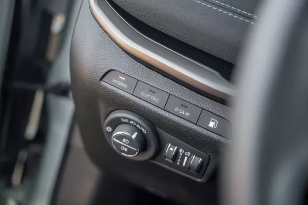 Jeep Compass 1.3 TG 4Xe Upland 11