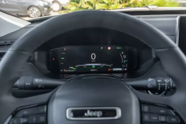 Jeep Compass 1.3 TG 4Xe Upland 12