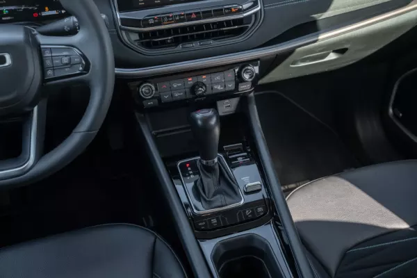 Jeep Compass 1.3 TG 4Xe Upland 19