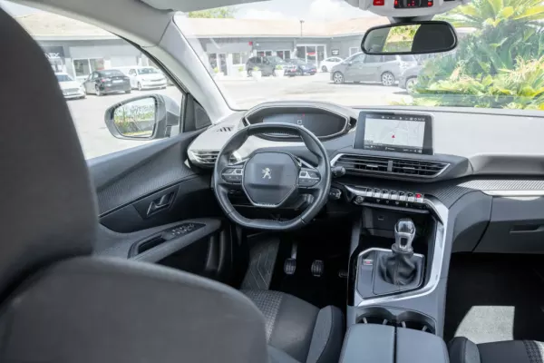 Peugeot 3008 1.5 BlueHDi Allure 8