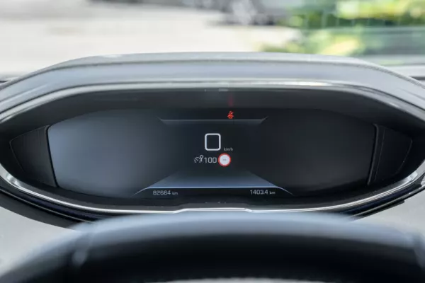 Peugeot 3008 1.5 BlueHDi Allure 10