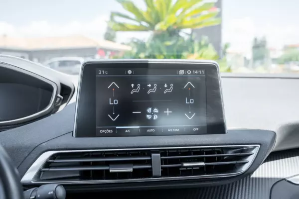 Peugeot 3008 1.5 BlueHDi Allure 11