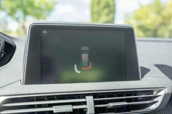 Peugeot 3008 1.5 BlueHDi Allure 15