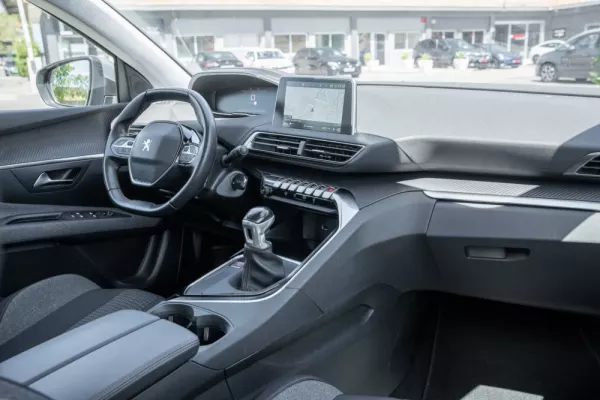 Peugeot 3008 1.5 BlueHDi Allure 18