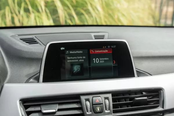 BMW X1 18 d sDrive Auto 11