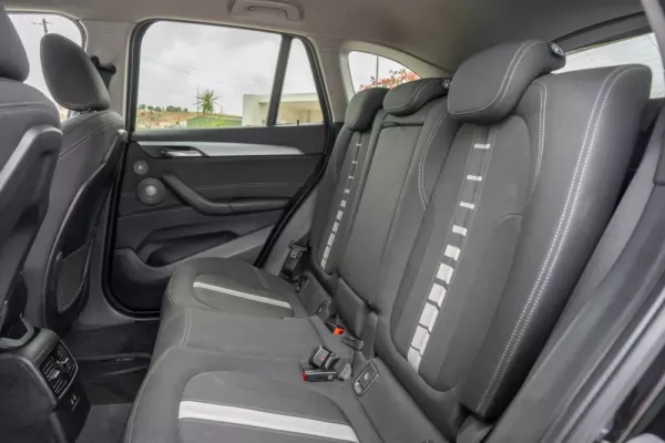 BMW X1 18 d sDrive Auto 21