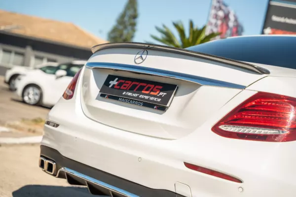 Mercedes-Benz E 220 d AMG 7