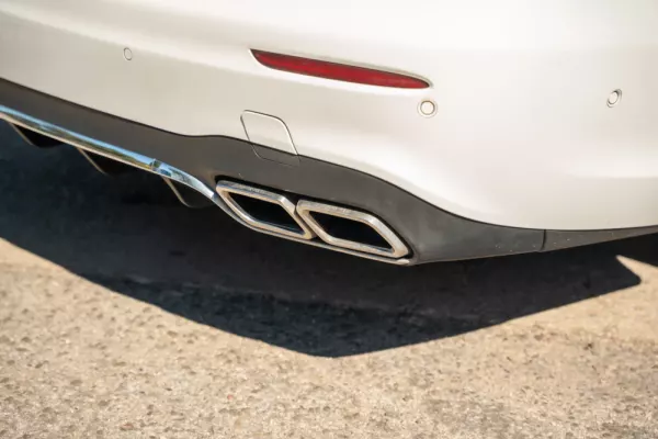 Mercedes-Benz E 220 d AMG 9