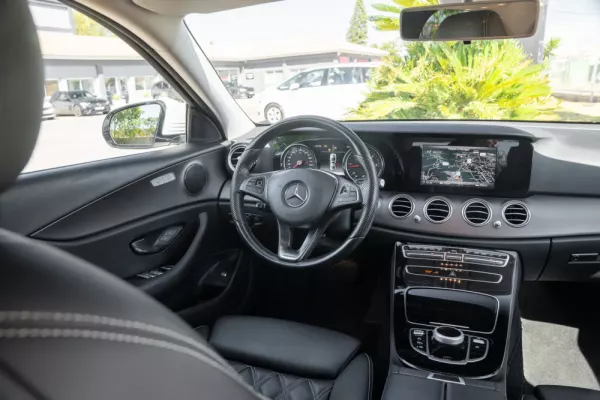 Mercedes-Benz E 220 d AMG 11