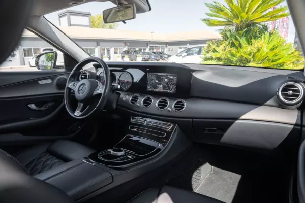 Mercedes-Benz E 220 d AMG 19