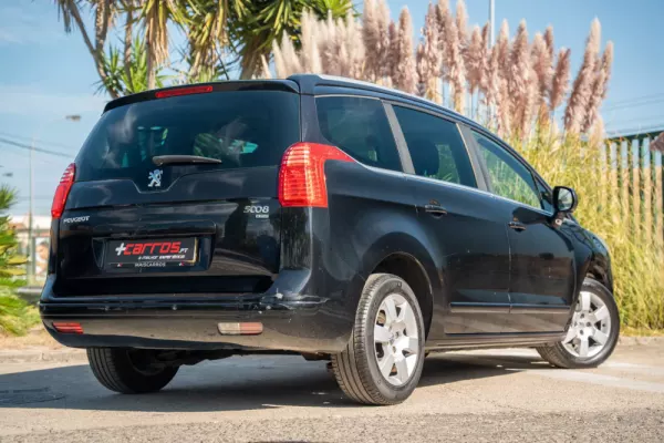 Peugeot 5008 1.6 E-HDi 7L SE Style 2-Tronic 4