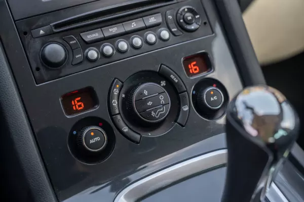 Peugeot 5008 1.6 E-HDi 7L SE Style 2-Tronic 10