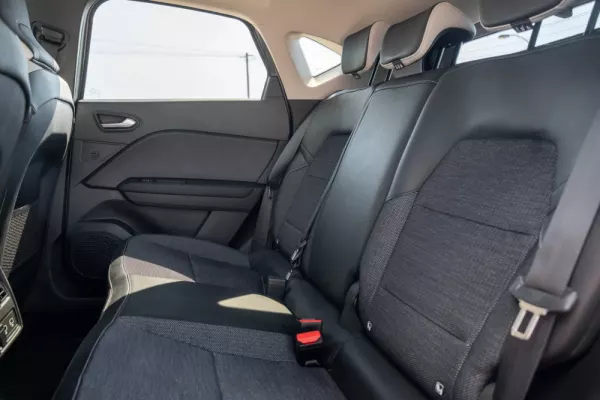 Renault Captur 1.6 E-Tech Plug-In Intens 17