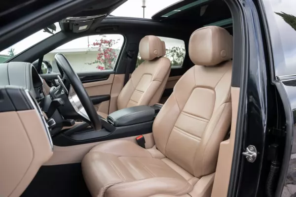 Porsche Cayenne E-Hybrid Platinum Edition 24