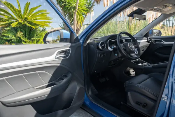 MG ZS EV 44.5 kWh Luxury 19