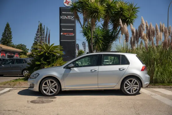 Volkswagen Golf 1.6 TDi Highline 4