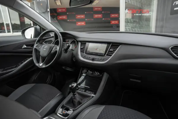 Opel Grandland X 1.6 D S&S Ultimate 26