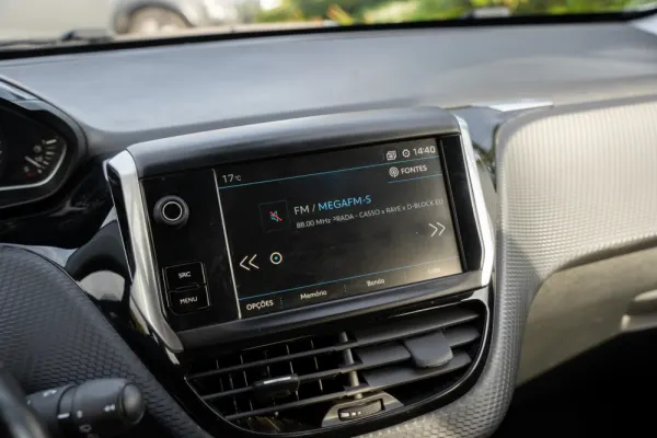 Peugeot 208 1.2 PureTech Allure 9