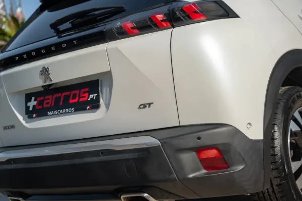 Peugeot 2008 1.2 PureTech GT Line EAT8 11