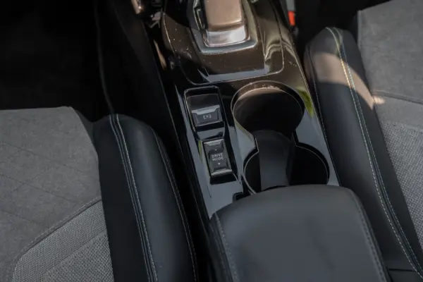 Peugeot e-2008 50 kWh GT 17