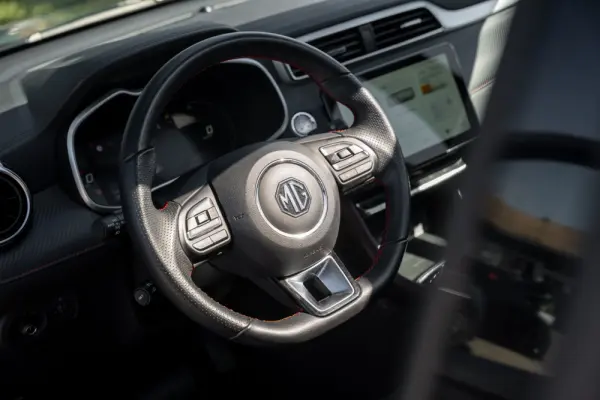 MG ZS Standard Luxury 13