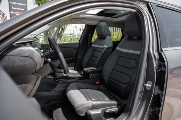 Citroen e-C4 X Shine 26