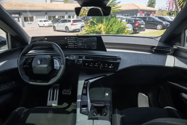 Peugeot E-3008 73 kWh GT 14