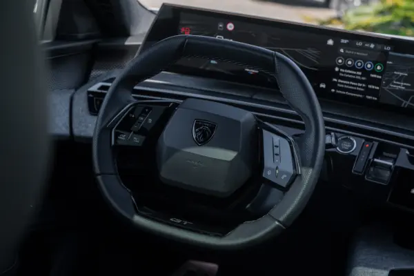 Peugeot E-3008 73 kWh GT 16