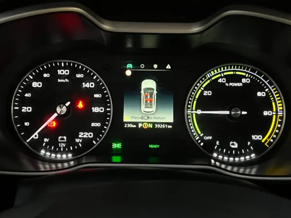 MG ZS EV 44.5 kWh Luxury 8