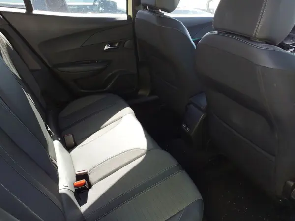 Peugeot e-2008 Allure Pack 10