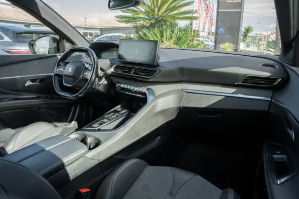 Peugeot 3008 1.6 Hybrid4 Allure Pack e-EAT8 16