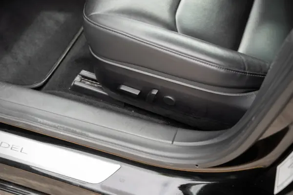Tesla Model 3 Long-Range Dual Motor AWD 13