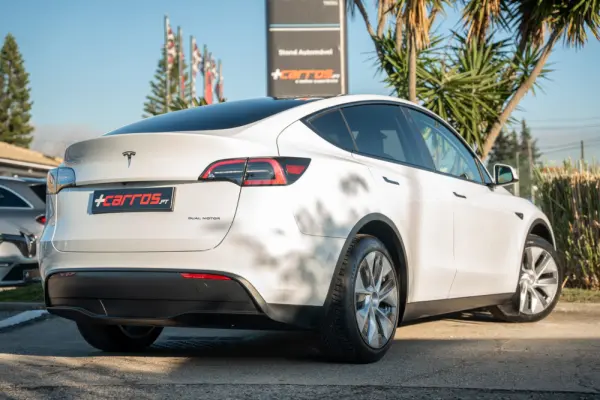 Tesla Model Y Tração Traseira 4