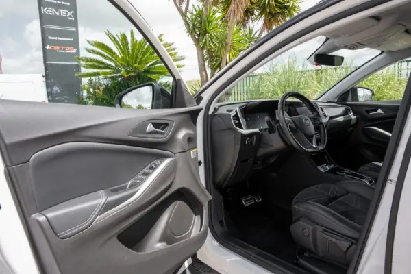 Opel Grandland 1.6 T PHEV Ultimate 22