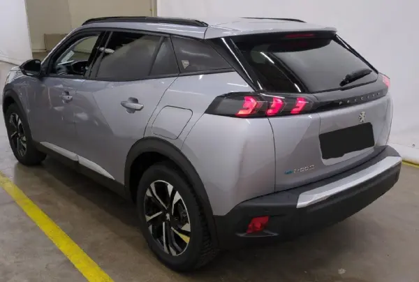 Peugeot e-2008 50 kWh Allure Pack 6