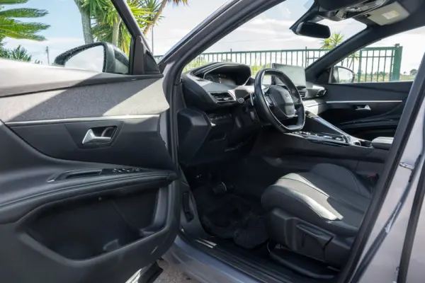 Peugeot 3008 1.6 Hybrid4 Allure Pack e-EAT8 18