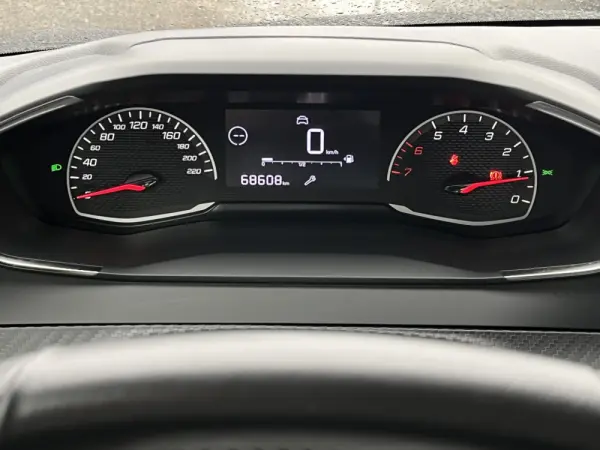 Peugeot 208 1.2 PureTech Active 8