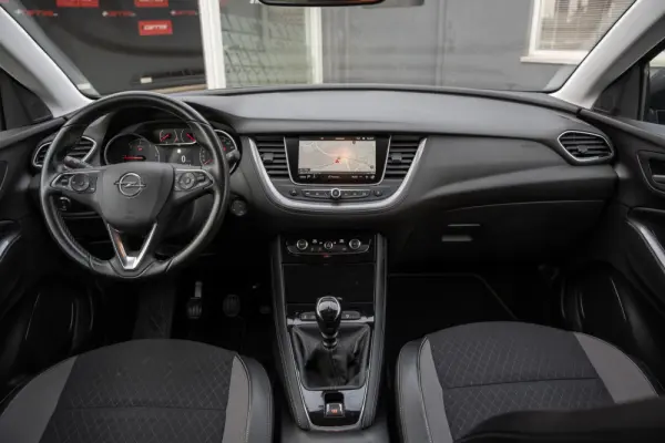 Opel Grandland X 1.6 D S&S Ultimate 12