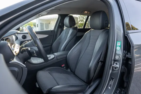 Mercedes-Benz E 300 de Avantgarde 4Matic 21