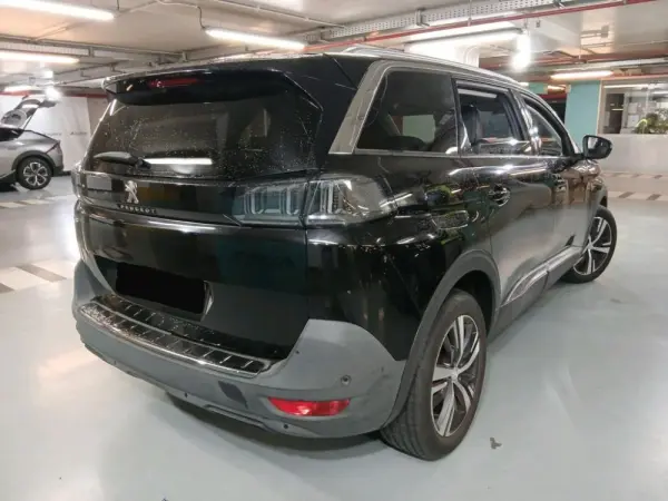 Peugeot 5008 1.5 BlueHDi Allure EAT8 4