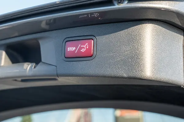 Mercedes-Benz E 300 de Avantgarde 4Matic 25