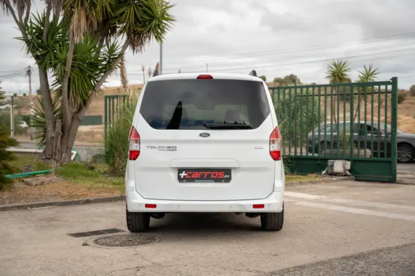 Ford Tourneo Courier 1.0 EcoBoost Ambiente 6