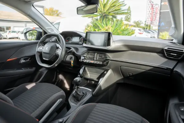 Peugeot 208 1.2 PureTech Active 12